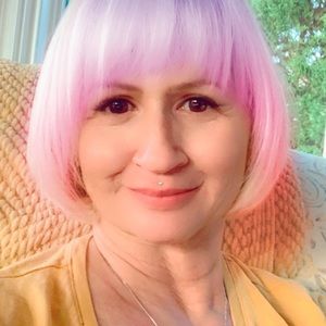 Meet your Posher, Dee